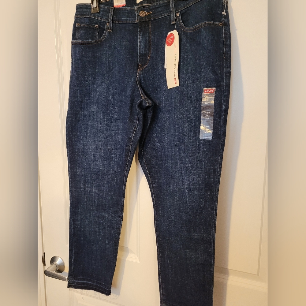 Levi's Dark Blue Ankle Cropped Jeans